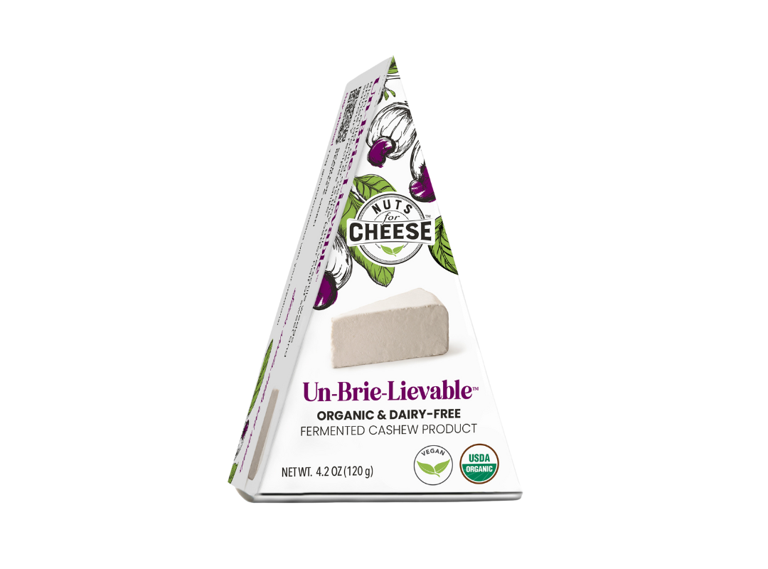 Nuts For Cheese™ Emballage du produit fromager à base de plantes Un-Brie-Lievable™